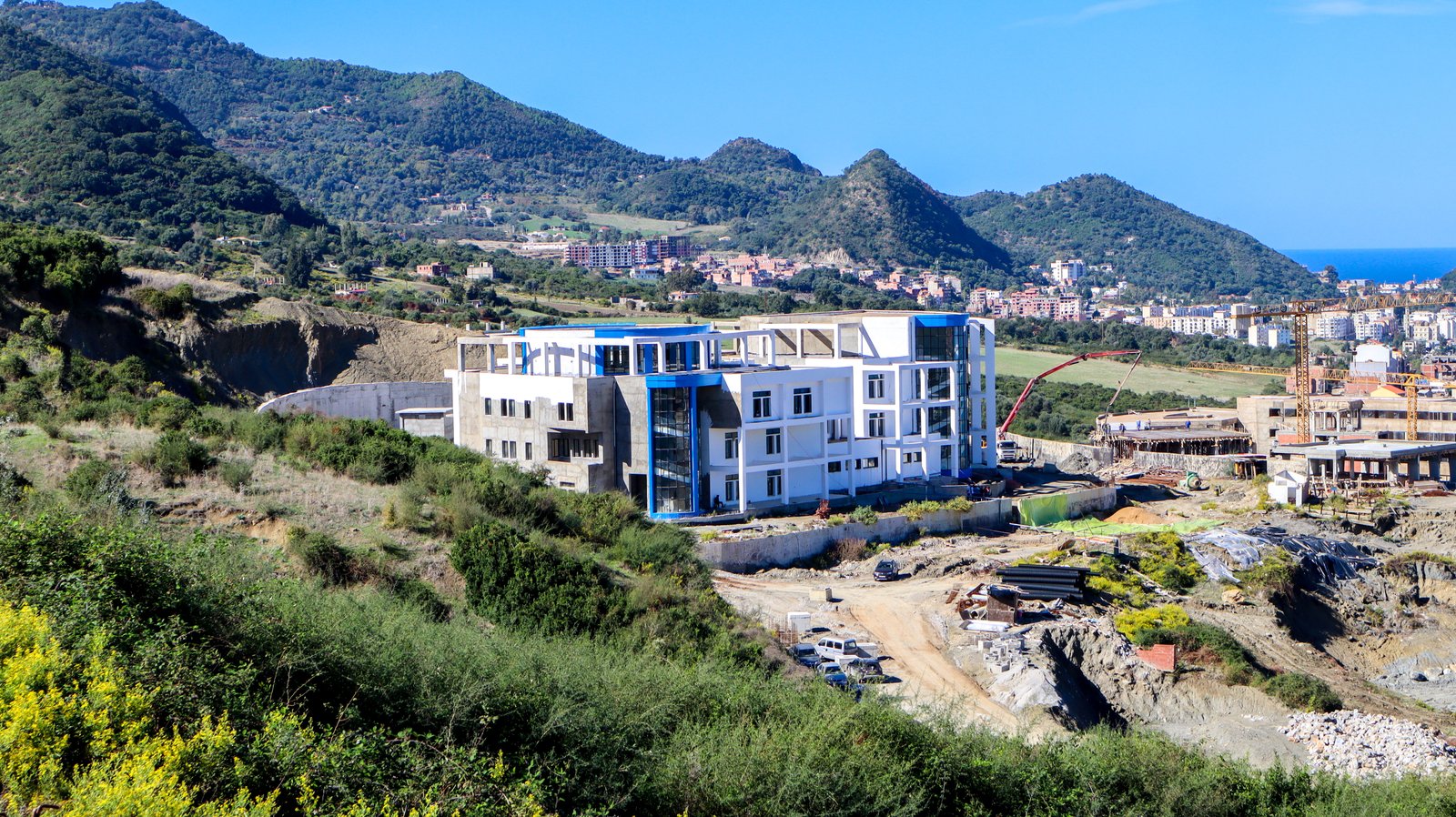 Bibliotheque 1000 Places El Aouana - 14.jpg