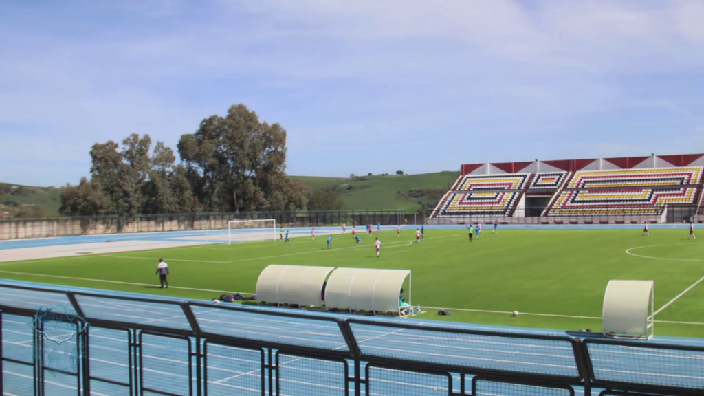 Stade de 5 400 places – Commune de Kaous, Wilaya de Jijel – Équipement sportif public